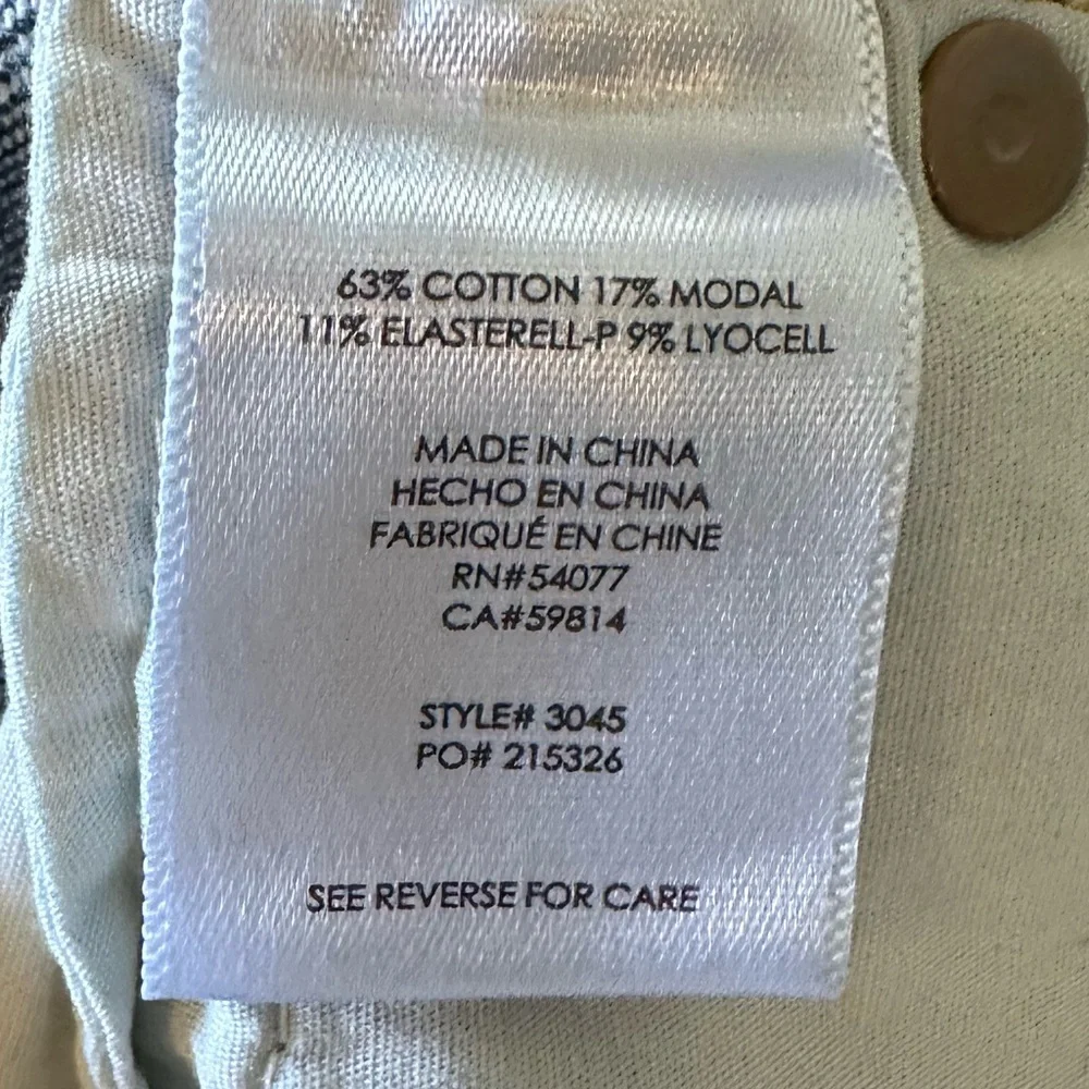 CABI Style #3045 Slim Boyfriend distressed stretch jeans size 0 - Picture 8 of 8